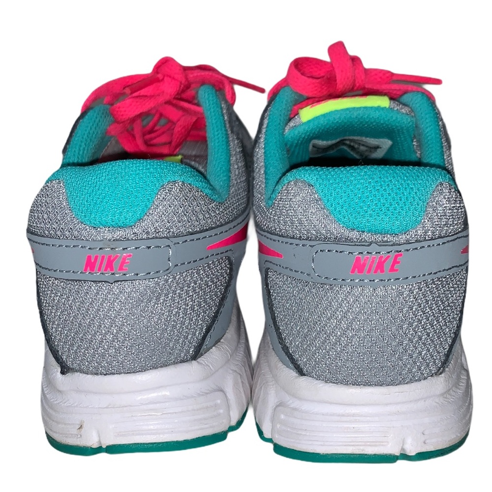 Nike - Picture 3 of 3